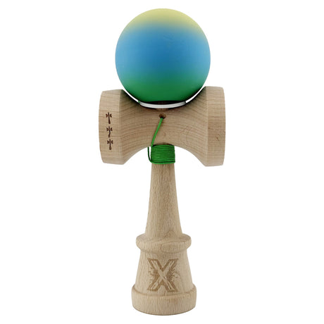 Kendama X Originala, Profesionala, Vivimall, Cupe Mari KING SIZE V3, Rubber Grip, Gaura in Baza, Rulment Metalic, din lemn 18 cm, Ata 55 cm, Gradient Galben/Albastru/Verde - vivimall.ro