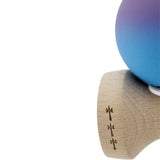 Kendama X Originala, Profesionala, Vivimall, Cupe Mari KING SIZE V3, Rubber Grip, Gaura in Baza, Rulment Metalic, din lemn 18 cm, Ata 55 cm, Gradient Mov/Albastru - vivimall.ro