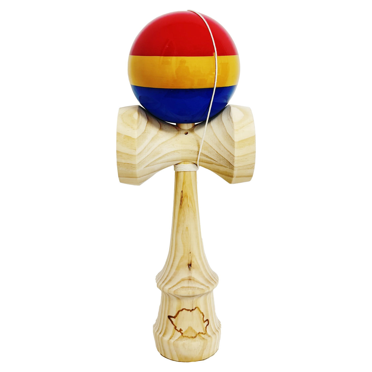 Detaliu gravură harta României pe baza kendamei Super Big din lemn, model original profesional multicolor