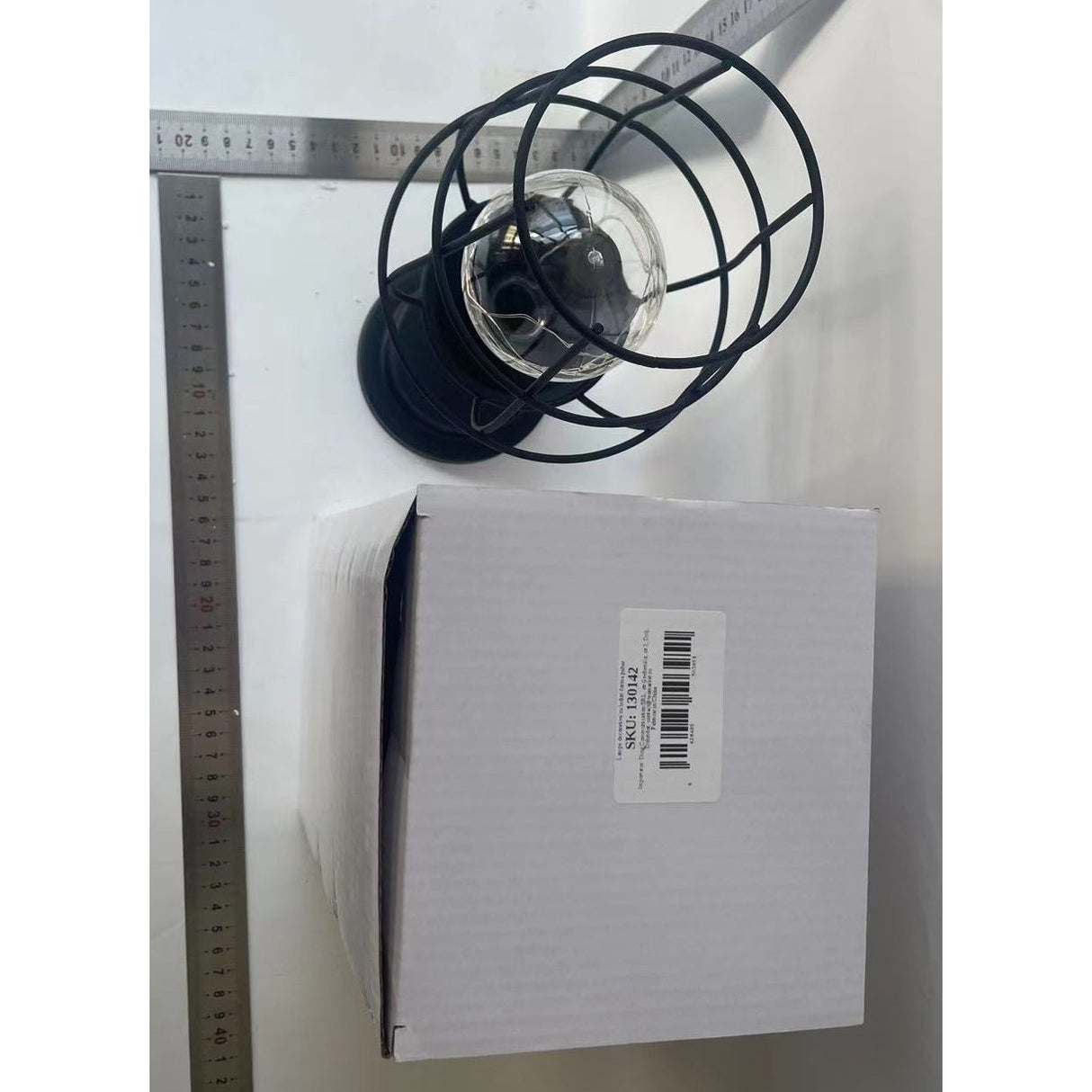 Lampa Decorativa cu Leduri, Vivimall, Model Pahar de Vin, cu Baterii, 13 x 13 x 28 cm, Suport Negru, Lumina Alb Cald - vivimall.ro