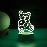 Lampa LED decorativa, Vivimall, 3D, Ursulet, cu telecomanda, doua moduri de alimentare USB si baterii, 20 cm inaltime, din material acril si lumina multicolora, alb - vivimall.ro