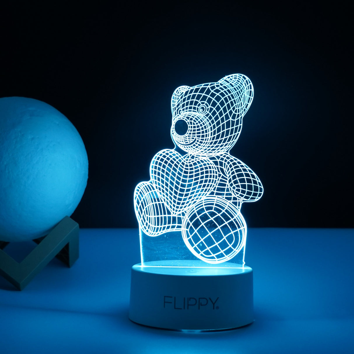 Lampa LED decorativa, Flippy, 3D, ursulet, din material acril si lumina multicolora, alb - vivimall.ro