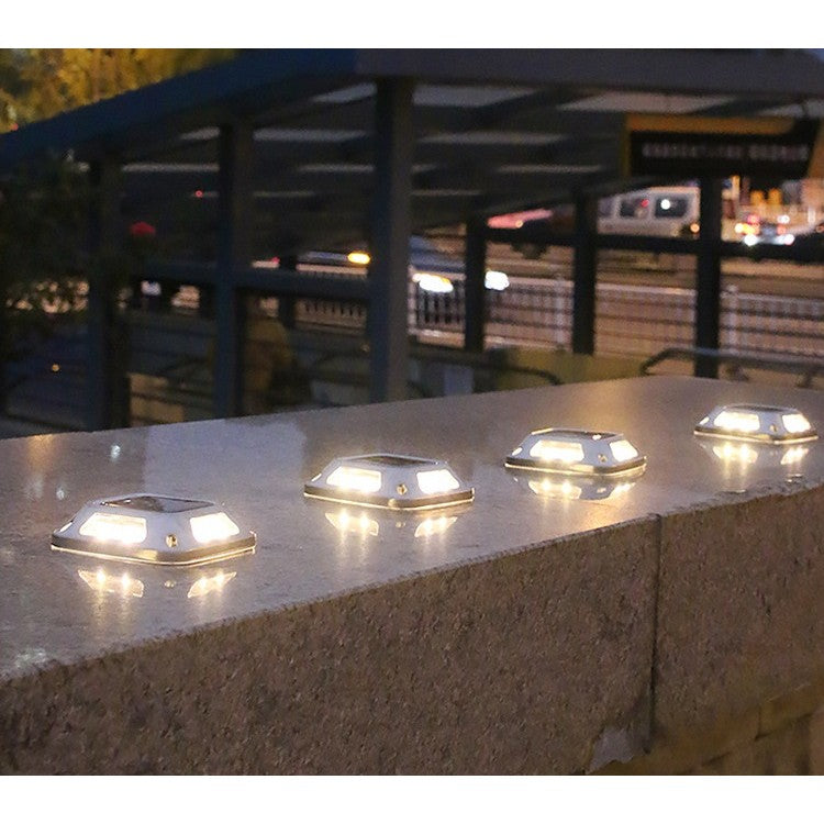 Lampa solara LED pentru gradina Vivimall, 8 LED-uri, prindere de perete sau impamantare, IP65, forma patrat, material ABS si Policarbonat, 9 x 9 cm, baterie 1.2V, 600 mah, alb rece