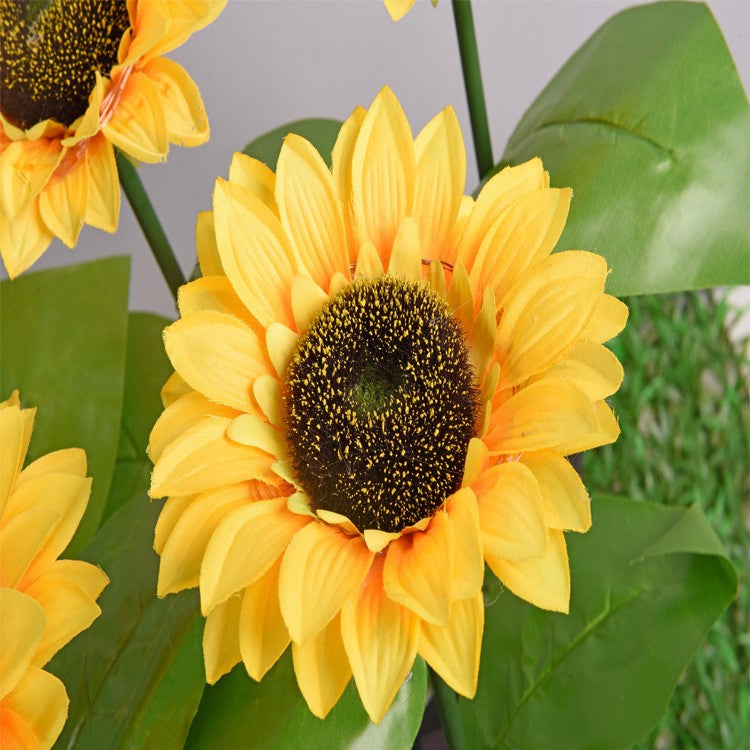 Lampa solara LED tip Floarea Soarelui cu 3 flori, inaltime 70 cm, Pentru gradina, Flippy