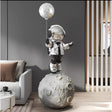 Lampadar Led Astronaut Din Rasina - vivimall.ro