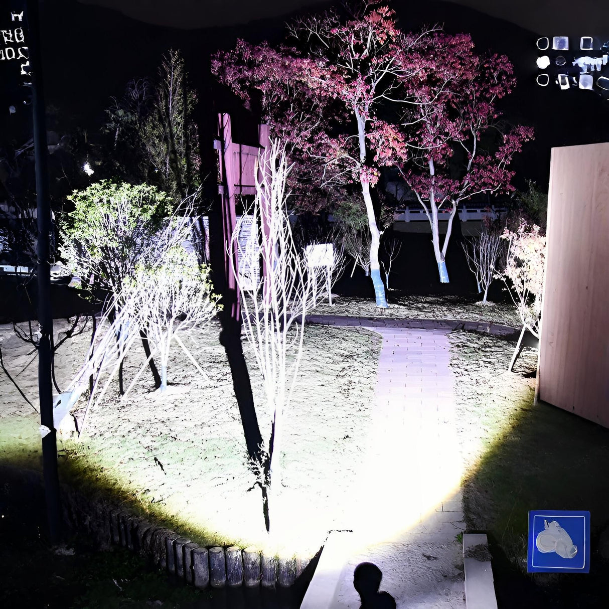 Lanternă Vivimall P50 cu zoom telescopic, afișaj digital și ieșire magnetică  Model 117 - vivimall.ro