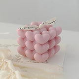 Lumanare Parfumata Decorativa, Vivimall, Model Abstract Cub din Inimioare, Lumanare pentru Diferite Ocazii, 6 x 5.5 cm, Aroma de Oregano si Narcise, Roz - vivimall.ro