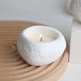 Lumanare Parfumata, Vivimall, Model Abstract, Aroma Amber Moss, din Ceara de Soia, 8 x 5.5 x 6 cm, Alb - vivimall.ro