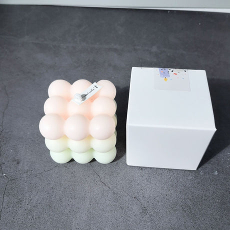 Lumanare Parfumata, Vivimall, din Ceara De Soia, Model Cub, Gradient in 3 Culori Pale, 6x6x6 cm, Aroma de Piersici, Bej - vivimall.ro