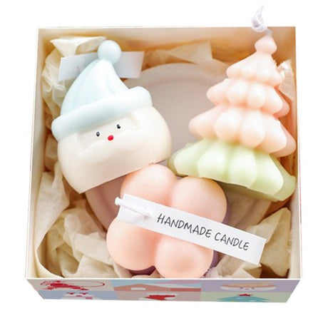 Set 3 lumânări parfumate de Crăciun în cutie cadou roz-verde, vedere frontală, 11×11×7.5 cm