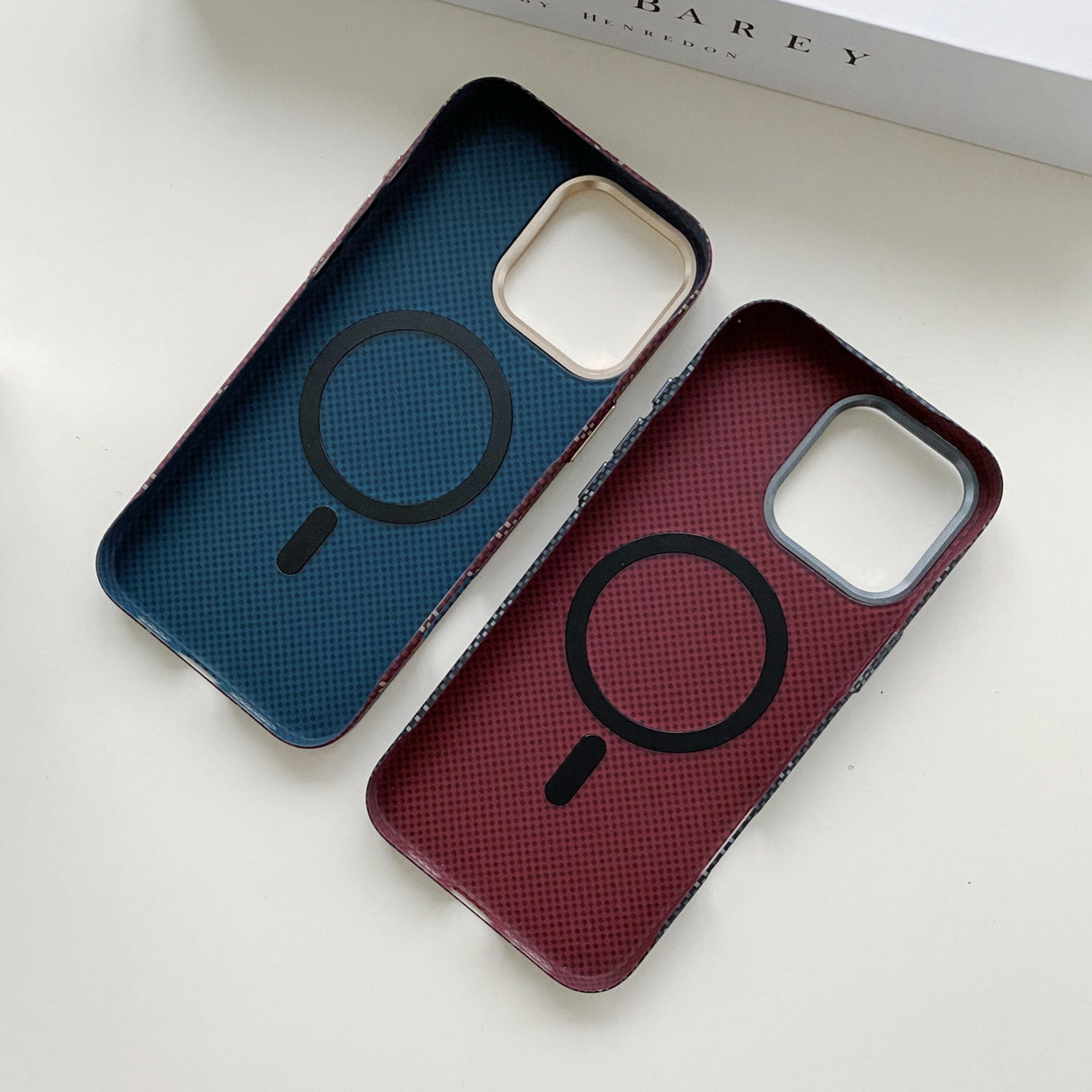 Carcasa Magentica, Vivimall, din Fibra de Carbon, pentru iPhone 16 Pro Max, Portocaliu - vivimall.ro