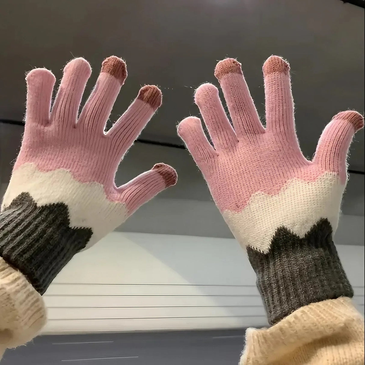 Manusi de Dama, Flippy, Model Ondulat, Functie Touchscreen (ecran tactil), Material Acril Tricotat, Manseta Elastica, Interior Catifelat, Marime Universala, Roz/Gri - vivimall.ro