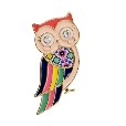Mărțișor broșă bufniță colorată din metal, 2.5-3 cm, în cutie cadou elegantă, vedere frontală