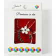 Martisor Brosa Mica in Cutie, Dimensiune Brosa 2.5-3 cm, Material Metal, Model Potcoava cu Floare Alba - vivimall.ro