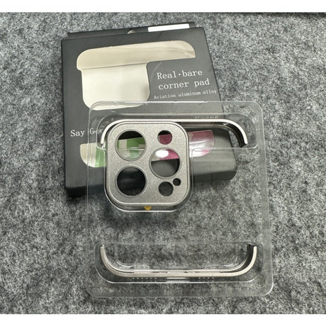 Capac metalic colț superior iPhone 15 Pro din aliaj, detaliu montaj, gri metalizat