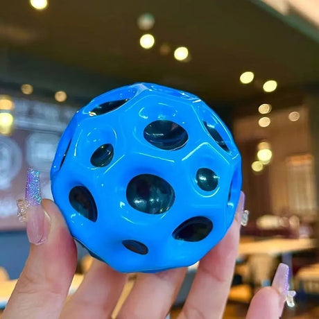 Detaliu suprafață neregulată minge Space Moon Ball albastră, 66 mm, efect antistres