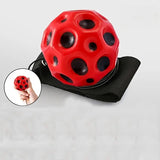 Minge saltăreață antistres Space Moon Ball 66 mm roșie, vedere laterală, material elastic
