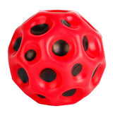 Minge saltăreață hiperelastică Space Moon Ball 66 mm roșie, vedere frontală, jucărie antistres pentru copii