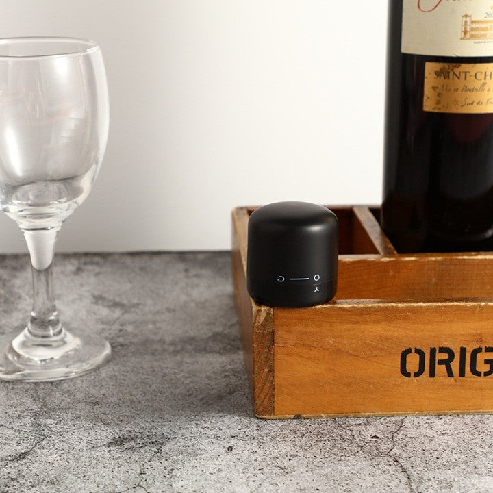 Capac de Etansare a Sticlei de Vin, Vivimall, Rotativ, On-Off, Silicon, Reutilizabil, Usor de Depozitat si Folosit, 3.8 x 3.8 x 3.8 cm, Negru - vivimall.ro