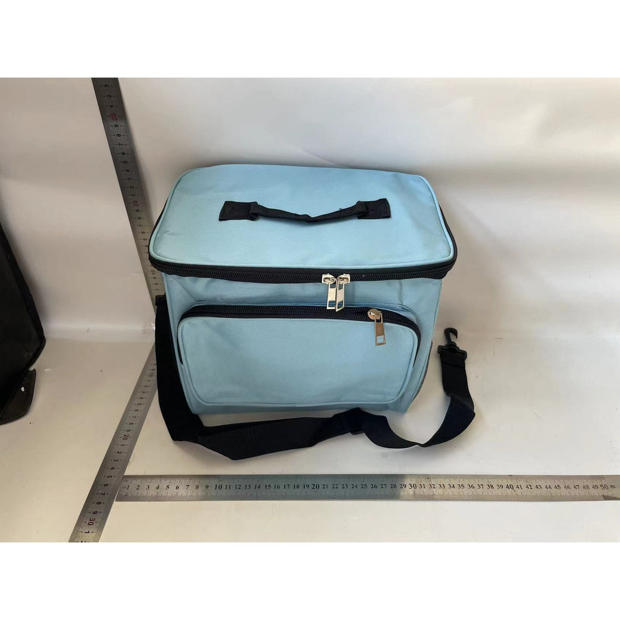 Geanta pentru Picnic cu izolare termica, Vivimall, Multifunctionala, Compartimentata, 2 Tipuri de Manere, Impermeabila, 26x24x17 cm, Albastru Deschis - vivimall.ro