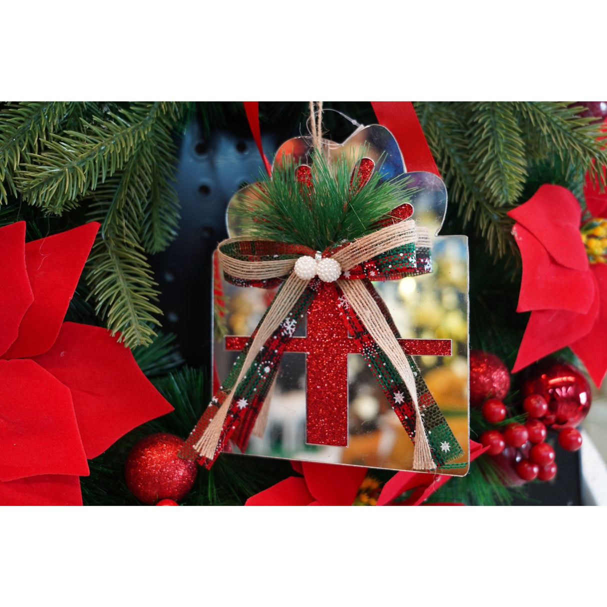 Ornament brad, Flippy, Cadou, Argintiu, Lucios, 14*15CM, Acril, Interior/ Exterior - vivimall.ro