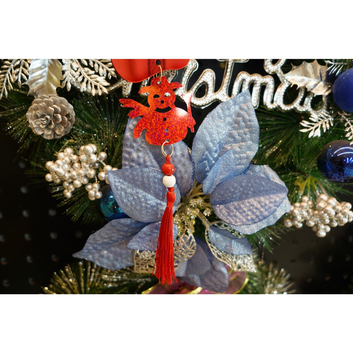 Ornament brad, Flippy, Gheata, Om de zapada, Rosu, Lucios, 10*28CM, Acril, Interior/ Exterior - vivimall.ro