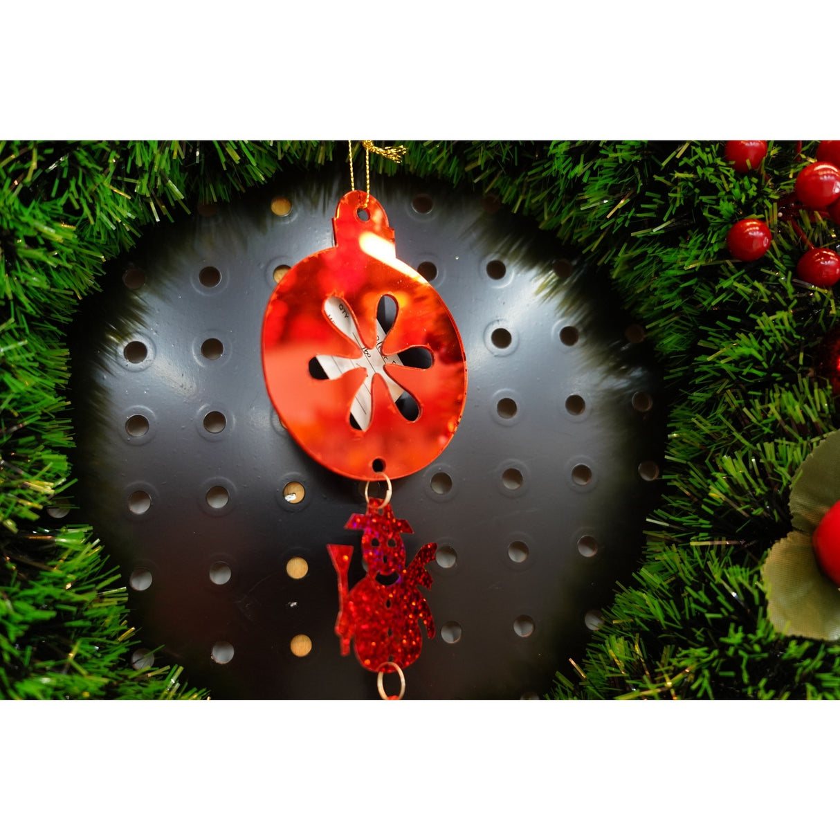 Ornament brad, Flippy, Rotund, Om de zapada, Rosu, Lucios, 10*28CM, Acril, Interior/ Exterior - vivimall.ro