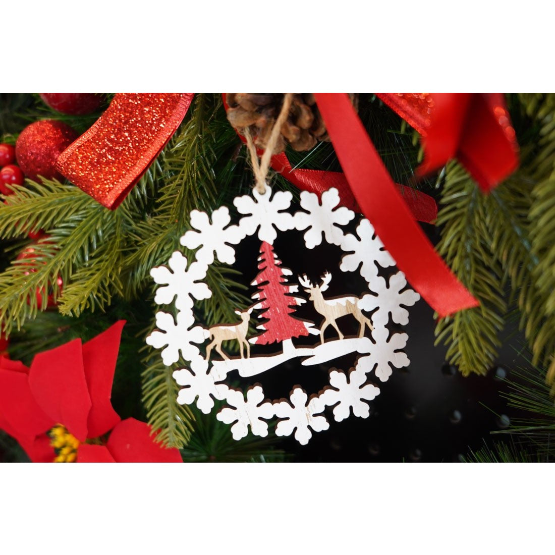 Ornament de brad cerbi cu brad, Flippy, multicolor, lemn, 12 cm - vivimall.ro