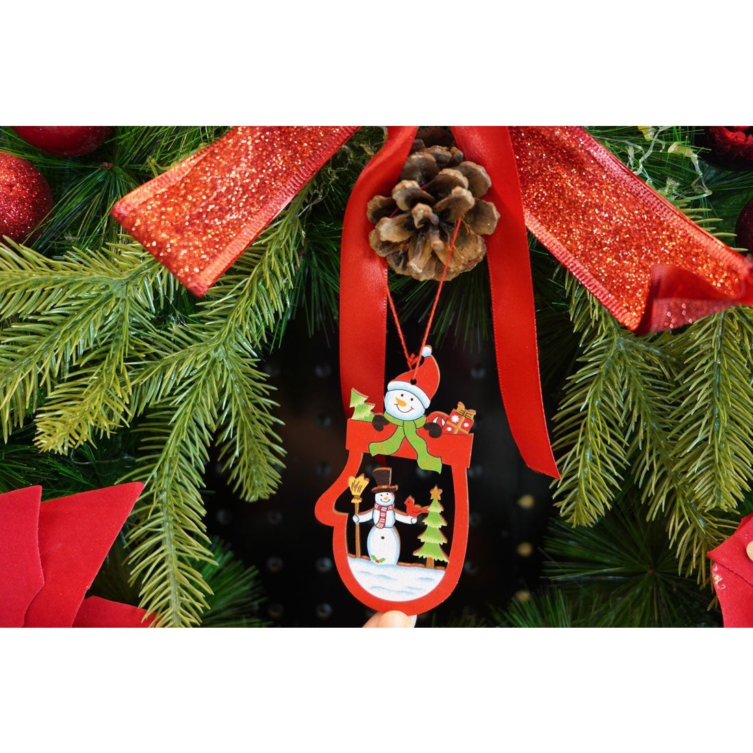 Ornament de brad oameni de zapada, Flippy, multicolor, lemn, 10 cm - vivimall.ro