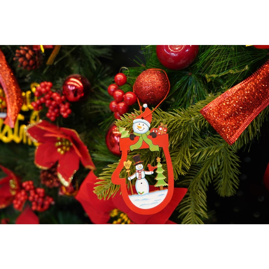 Ornament de brad oameni de zapada, Flippy, multicolor, lemn, 10 cm - vivimall.ro