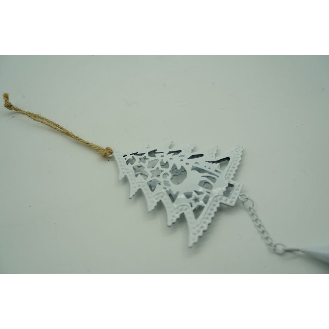 Ornament de brad pom de craciun, Flippy, alb, metal, 20 cm - vivimall.ro