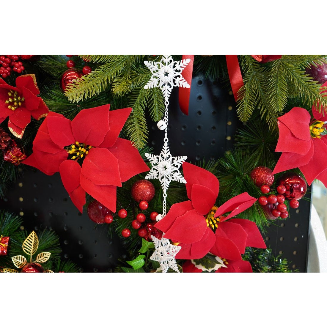 Ornament de brad trei fulgi de nea, Flippy, alb, metal, 30 cm - vivimall.ro