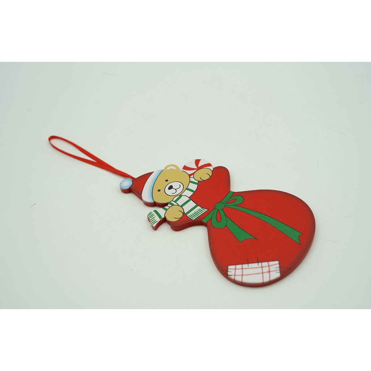 Ornament de brad ursulet, Flippy, rosu, lemn, 14 cm - vivimall.ro