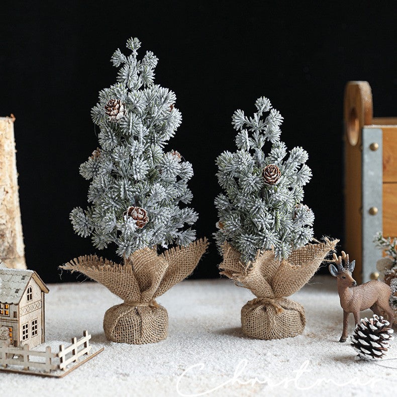 Decoratiune Craciun pentru Masa, Flippy, Ornament de Decor Model Brad de Craciun de Dimensiuni Mici cu Fulgi Albi, pentru Birou si Interior, din Plastic Calitativ 20 cm, Verde Alb - vivimall.ro