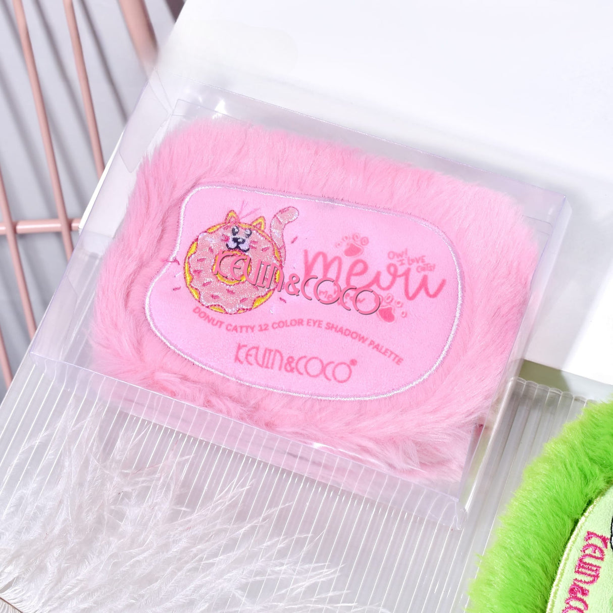 Paleta de Machiaj, KEVIN & COCO, Pink Fuzzy Fard de Pleoape,12 culori, 15 x 10.5 x 3 cm - vivimall.ro