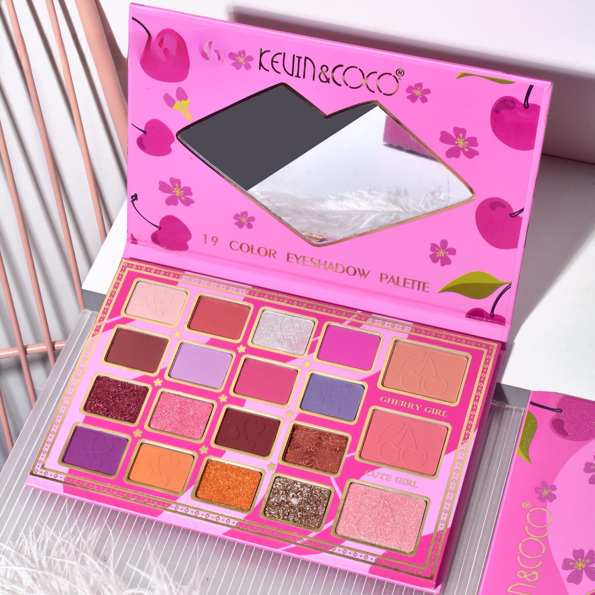 Paleta De Machiaj, Kevin & Coco, Cherry Blossom. Fard De Pleoape, 19 Culori, 19.2 X 12.8 X 1.4 Cm - vivimall.ro