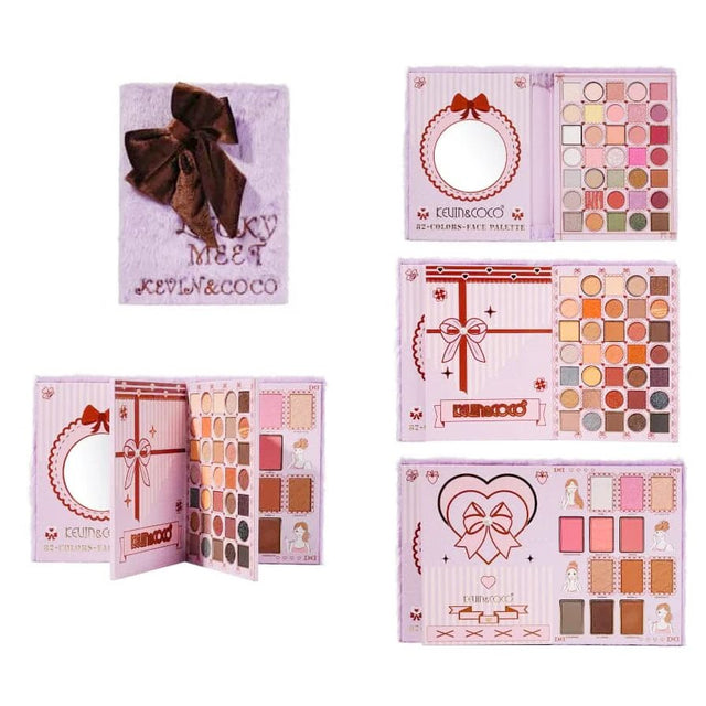 Paletă machiaj tip carte Kevin&Coco Purple Plush Bow, 82 nuanțe farduri blush iluminatoare, vedere frontală deschisă