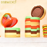 Aplicare blush din paleta multifuncțională Kevin&Coco 5 în 1 pe ten, efect natural