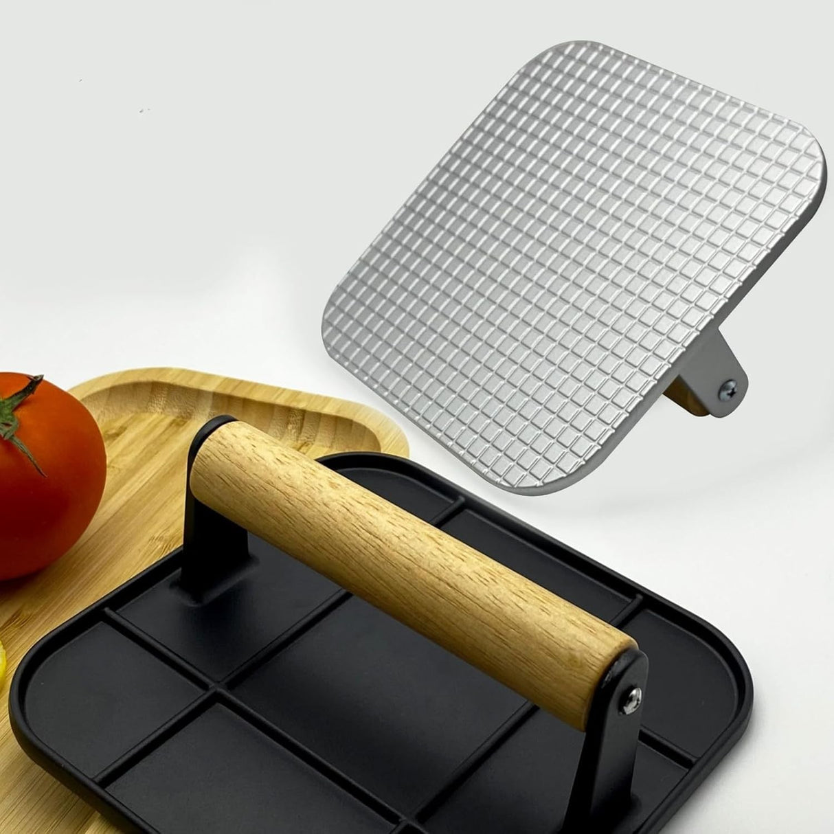 Presa Manuala pentru Carne, Vivimall, din Aliaj de Aluminiu, Maner din Lemn, Presa pentru Burgeri, Usor de Curatat si Folosit, Patrata, 16x16x6 cm, Gri - vivimall.ro