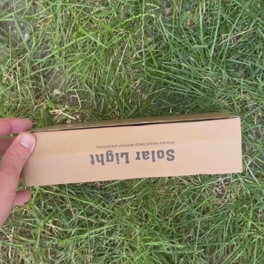 Proiector LED/Lampa solara de exterior  15 cm x 12 cm, Rezistent la Apa IP67, cu Panou Solar, 100 LED SMD, 30W, Senzor de lumina, Timer, cu Telecomanda, 2 moduri de iluminat, kit montaj inclus, Lumina Rece