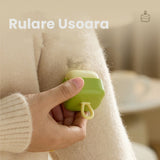 Rolă pentru scame lavabilă verde matcha, detaliu suprafață adezivă reutilizabilă pentru haine