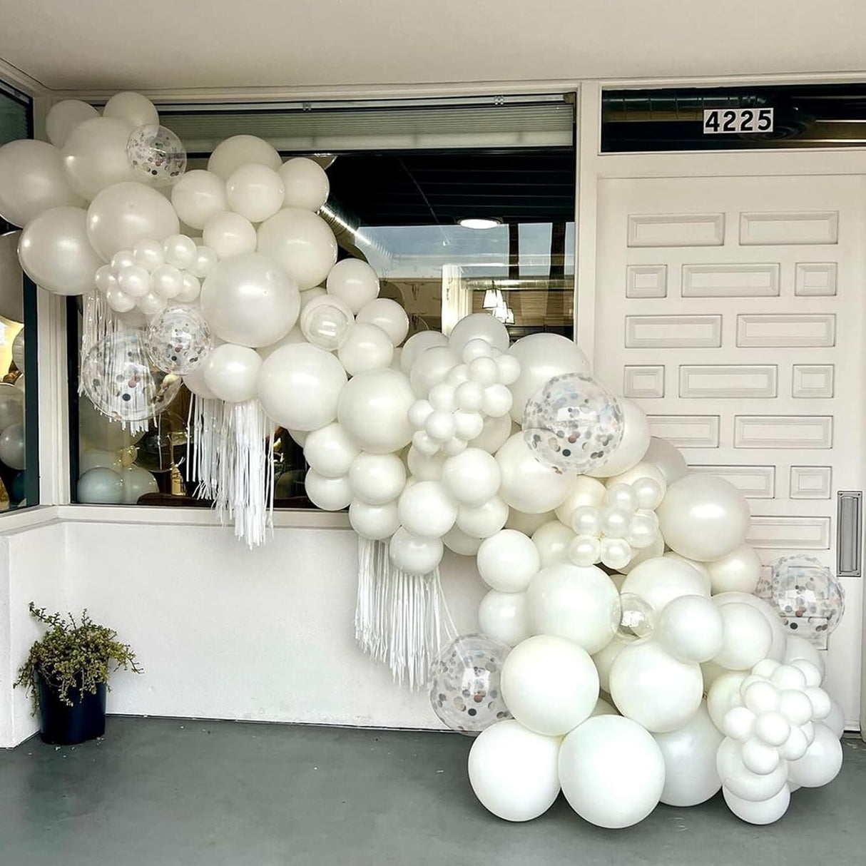 Set 10 Baloane Din Latex, 30 Cm, 5X Alb, 5X Confetti, 2.8 G - vivimall.ro