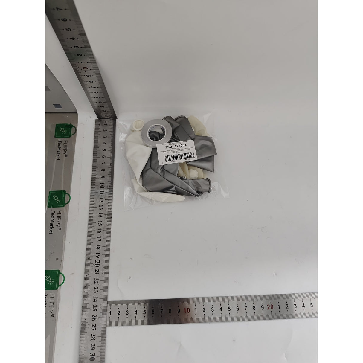 Set 15 baloane pentru petrecere, Flippy, alb/argintiu, 30 cm - vivimall.ro