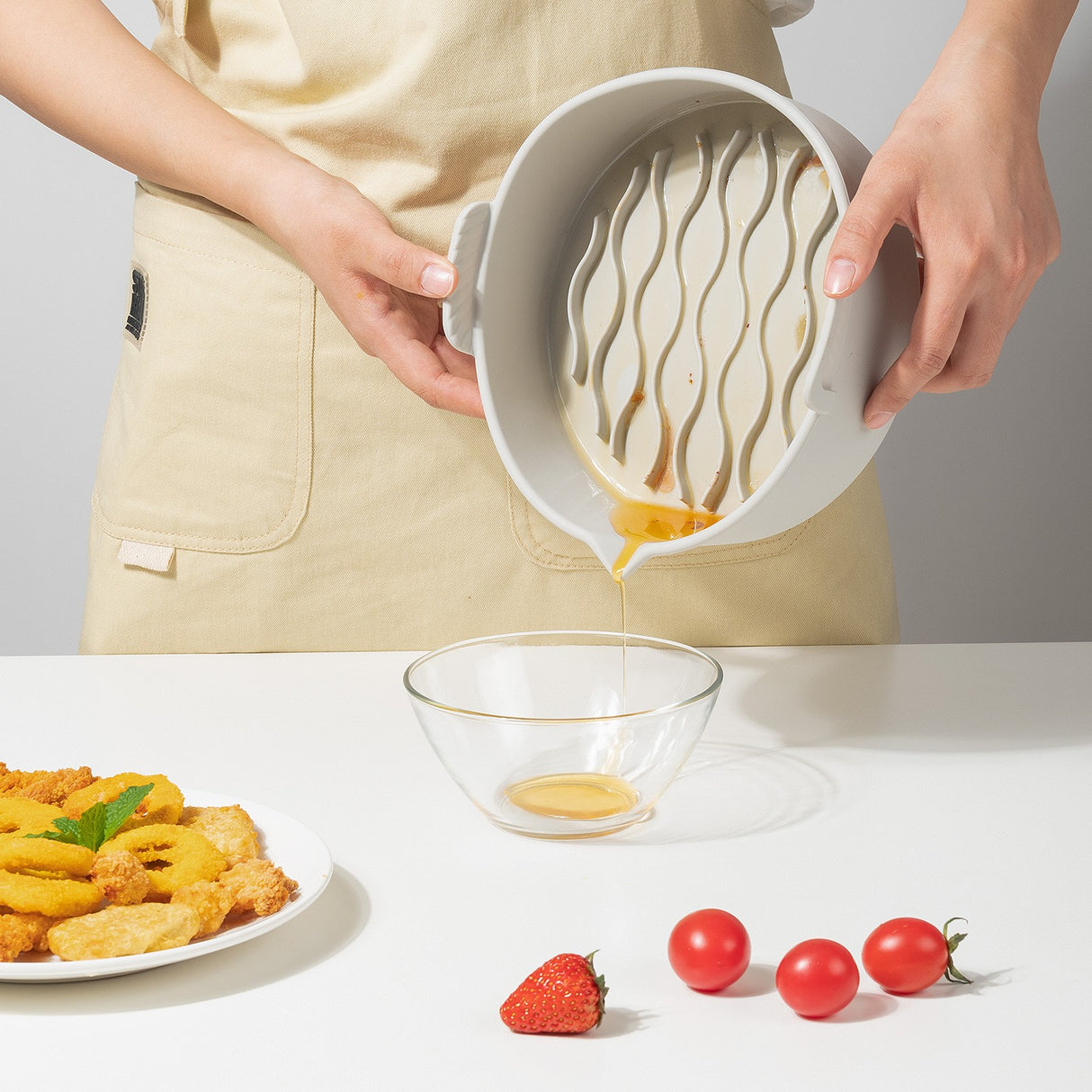 Set 2 Tavi Din Silicon Ecologic Pentru Air Fryer Temperatura Maxima 230 Grade, Reutilizabile, Reciclabile, Cu Manere Anti-Alunecare, Fund Antiaderent, 18.7 X 19.5 X 7 Cm, Gri - vivimall.ro