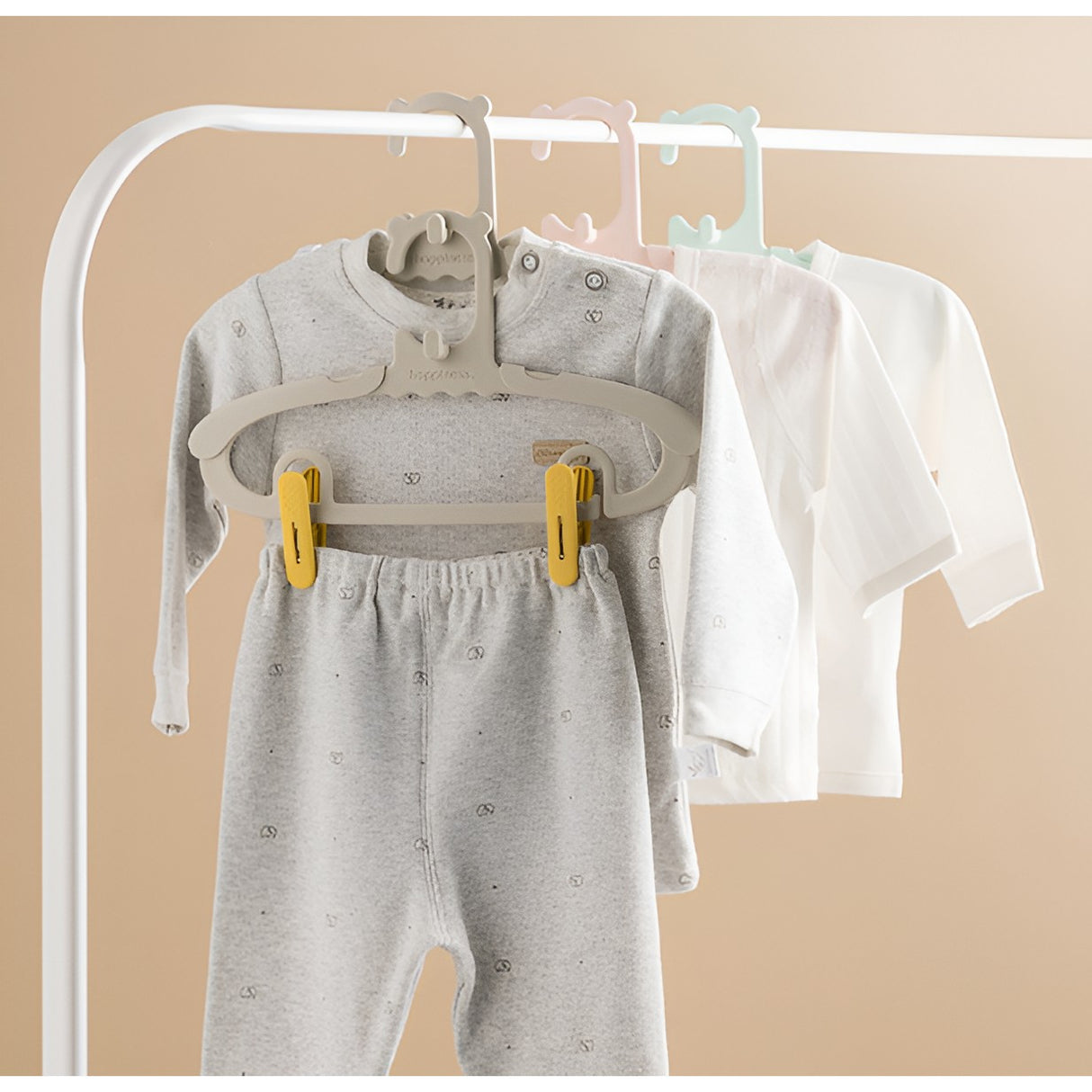 Set 20 De Cleme Pentru Haine, De Prindere Pentru Pantaloni, Atasabile La Umerase, 1.6X2.3X6.35 Cm - vivimall.ro