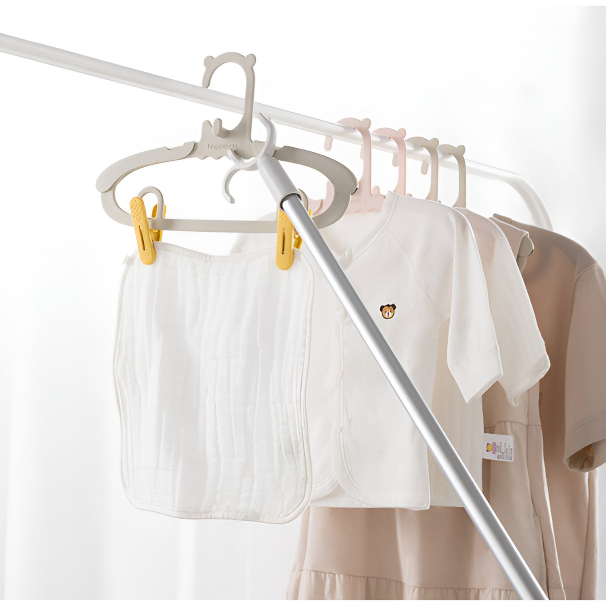 Set 20 De Cleme Pentru Haine, De Prindere Pentru Pantaloni, Atasabile La Umerase, 1.6X2.3X6.35 Cm - vivimall.ro