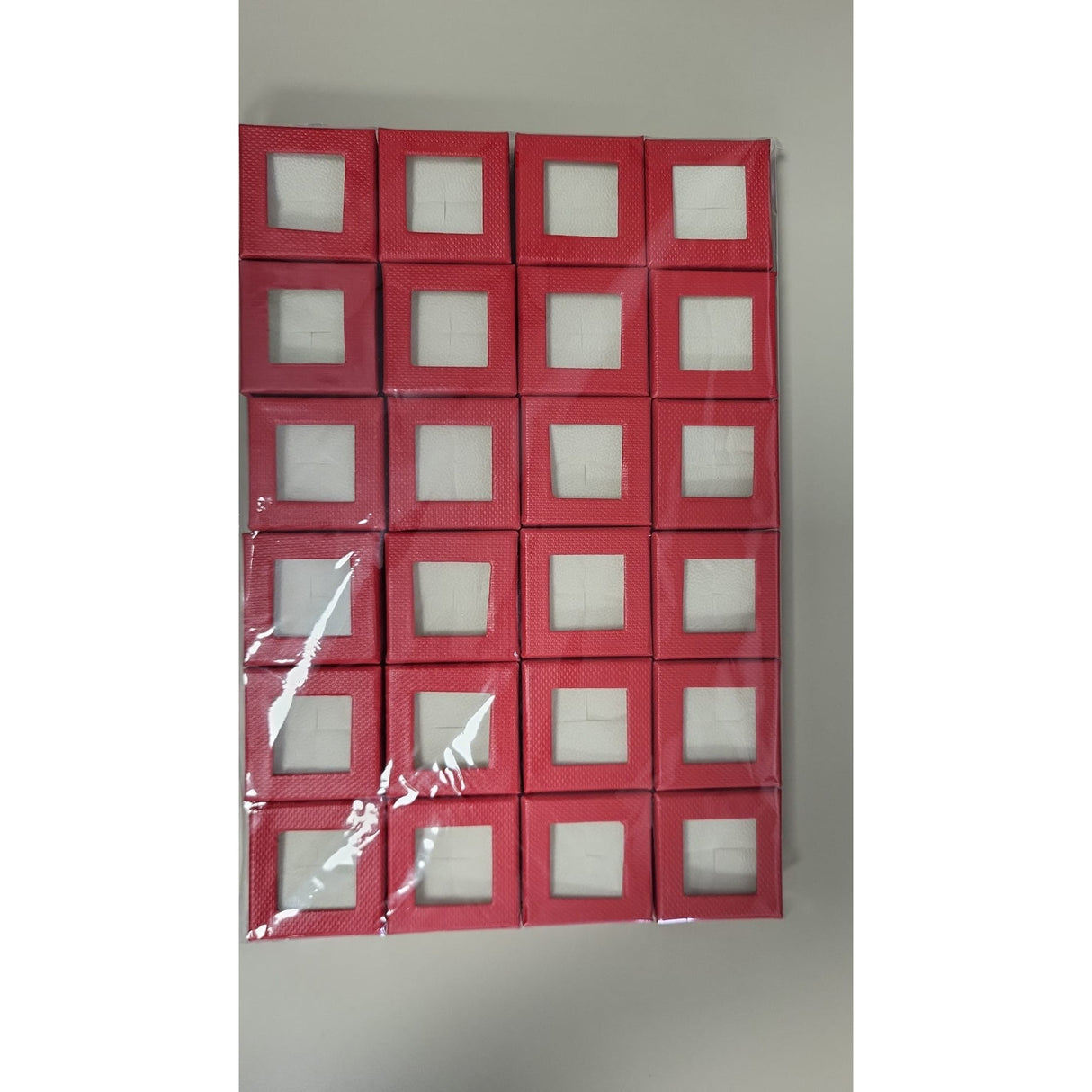 Set 24 Cutii pentru Martisor/Brosa Model 2 , Rosu cu Crem 4.5 x 4.5 cm - vivimall.ro