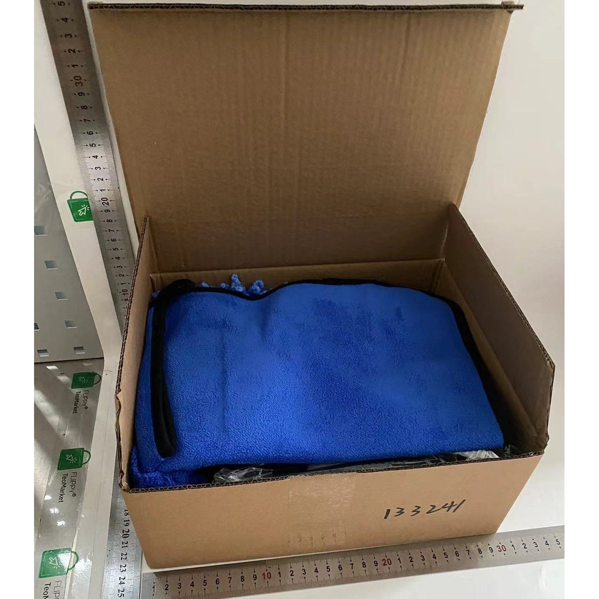 Set 25 Accesorii pentru Curatare Auto, Vivimall, din PP si Microfibra, Interior/Exterior, 30 x 24 x 12 cm, Albastru/Negru - vivimall.ro