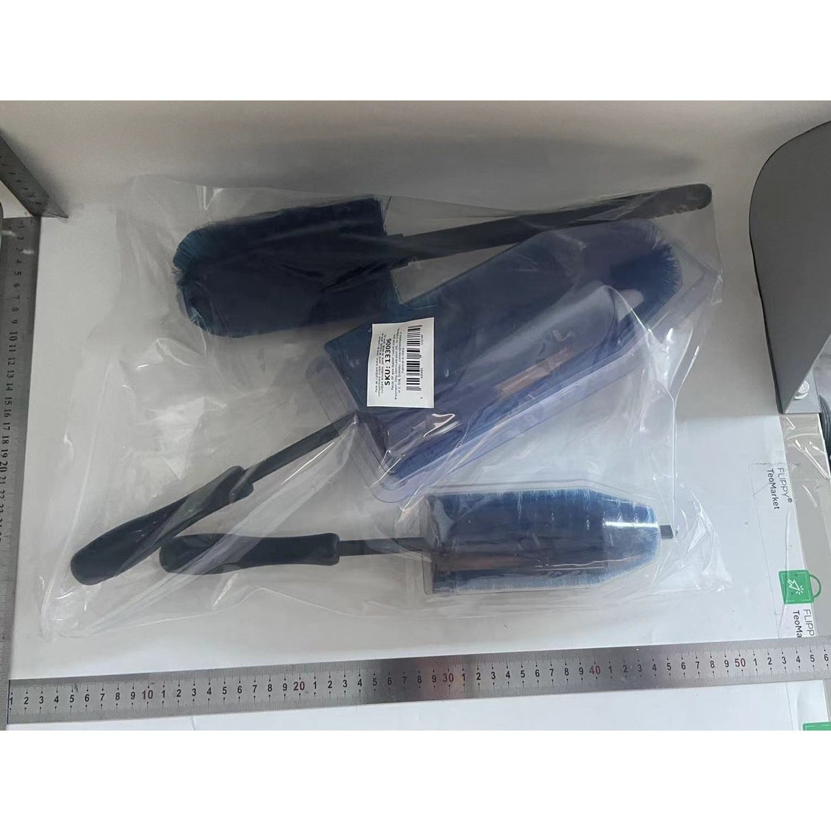 Set 3 Piese pentru Cosmetica Auto, Vivimall, din Plastic si Otel, Maner Ergonomic, Perie Butuc, Anvelope, Detalii, Albastru - vivimall.ro