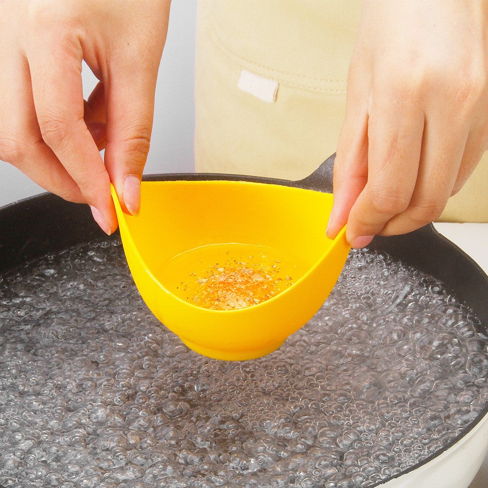 Set 4 forme pentru oua posate Vivimall, din silicon rezistent la temperatura mare, usor de utilizat, multicolor - vivimall.ro